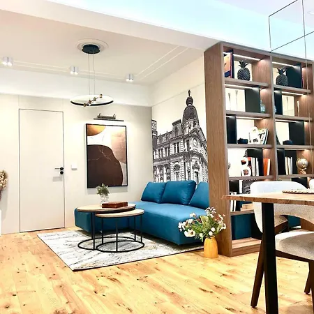 Brand New 1 Bdr Luxury In Centre Апартамент *