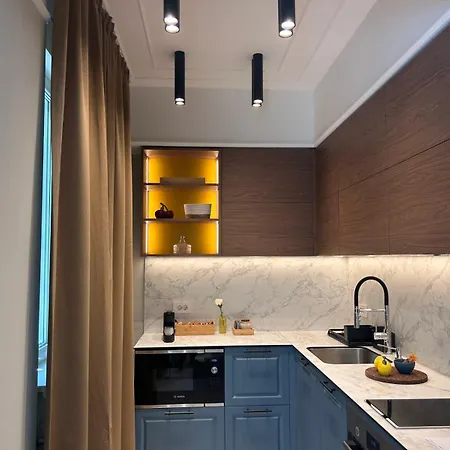 Апартамент Brand New 1 Bdr Luxury In Centre