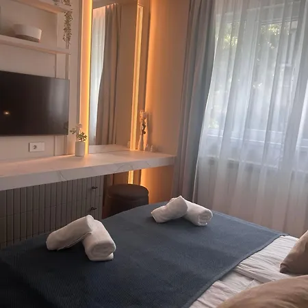 Lejlighed Brand New 1 Bdr Luxury In Centre *